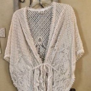 Lace Coverup Top (sm - med) great condition, butterfly sleeves